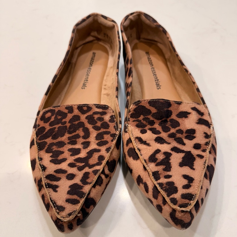 EUC - Amazon Essentials Womens Loafer Flat - Picture 3 of 6